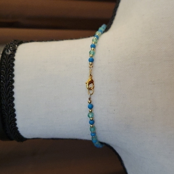 Handmade Howlite Beaded Rhinestone Peacock Feather Pendant Castlecore Necklace - Picture 5 of 8